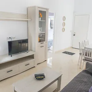 https://apartamento-reformado-en-el-casco-histrico-5-min-playa.es-andalucia.com